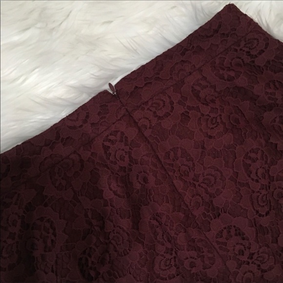 Madewell Asymmetrical Lace burgundy skirt - Picture 8 of 8